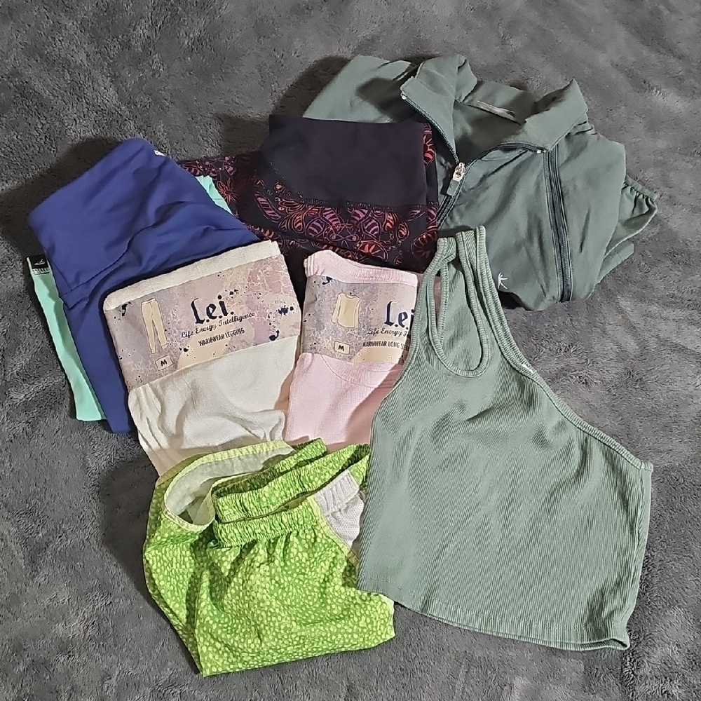 Women's Athletic Wear Bundle 7 Total Pieces Gym Exercise Active Size M